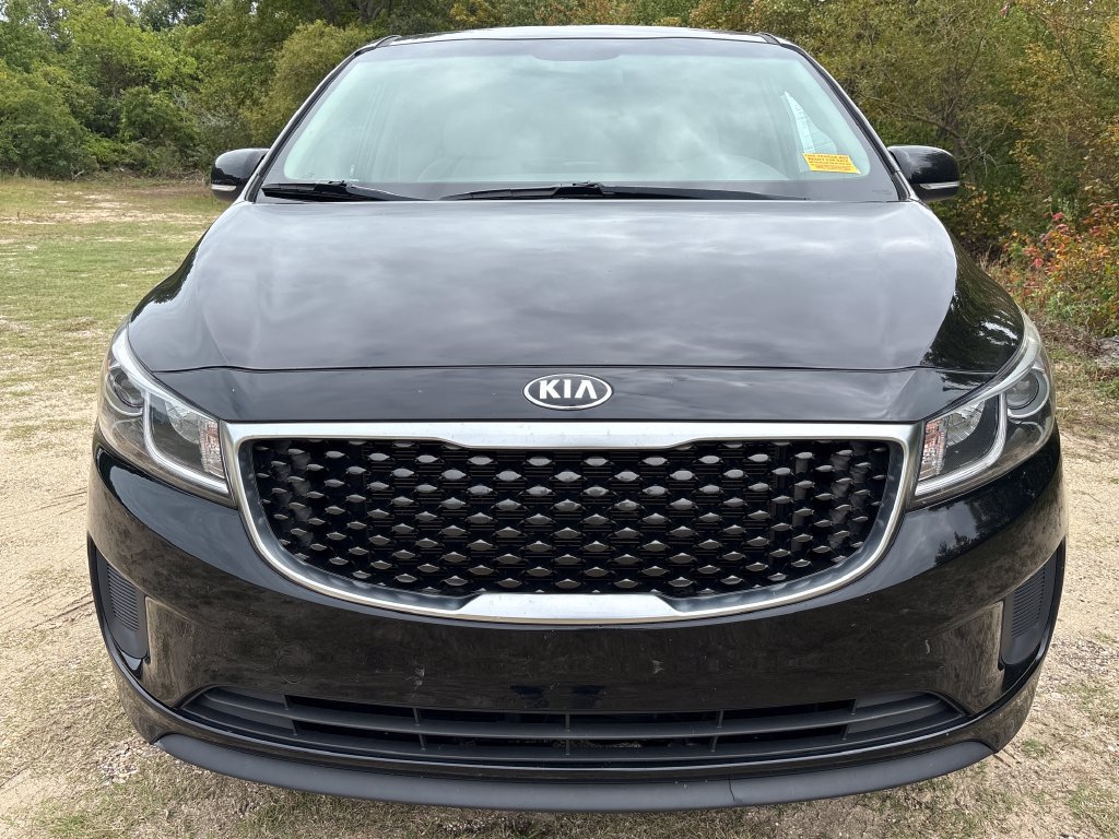 Used 2018 Kia Sedona L FWD image 2