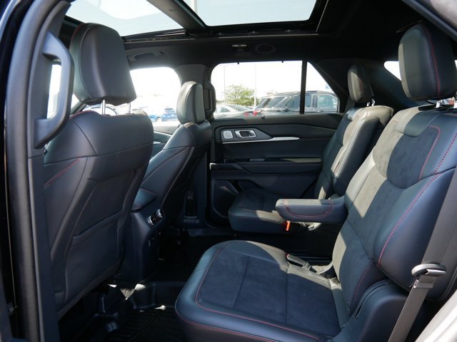 Certified 2025 Ford Explorer ST AWD/4WD image 13