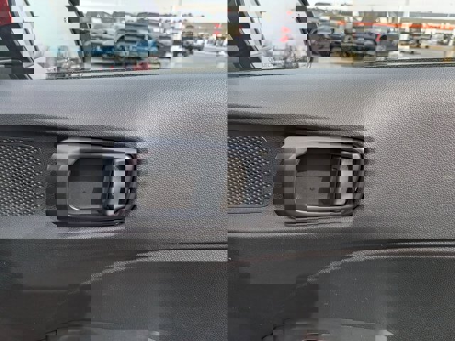 Used 2025 Hyundai Venue Limited image 33