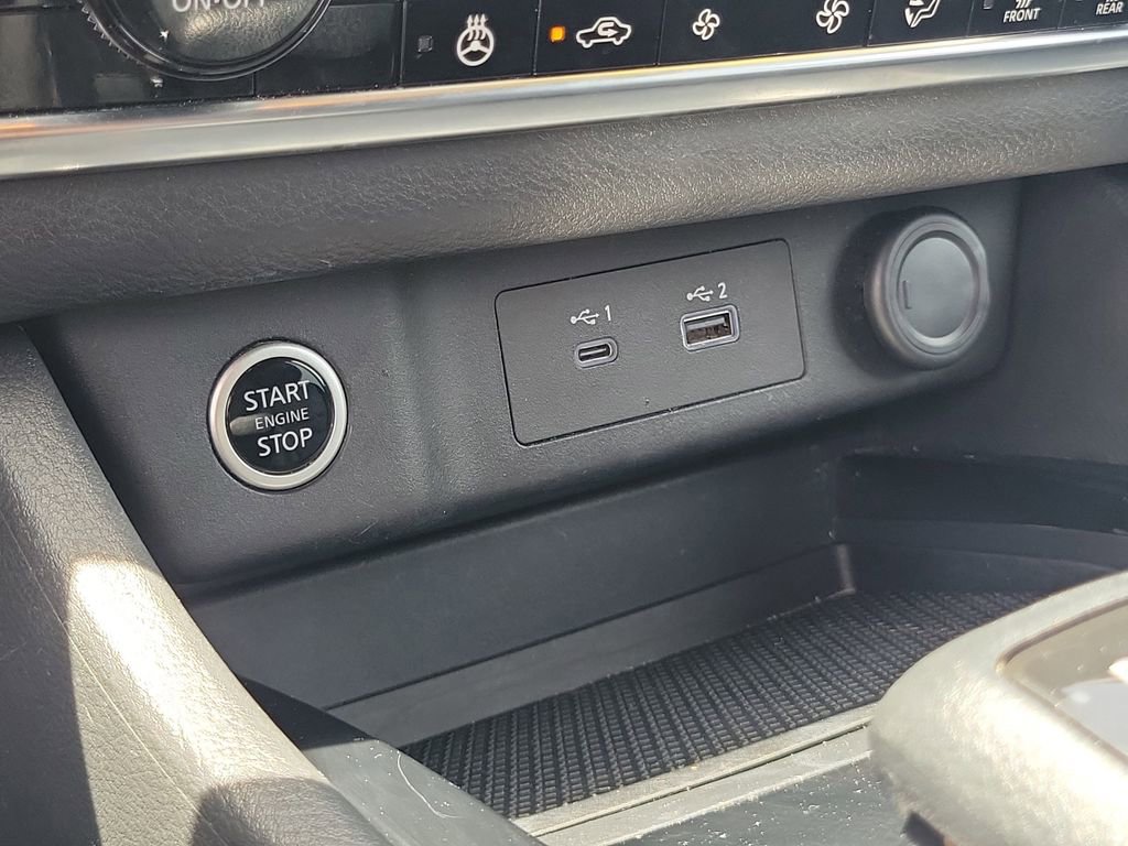 Used 2021 Nissan Rogue SV w/ Premium Package FWD image 23