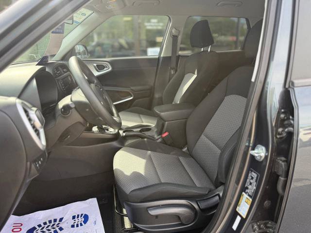 Used 2024 Kia Soul LX w/ Option Group 015 FWD image 7