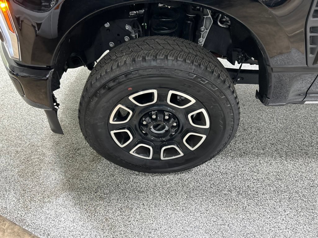 Certified 2026 Ford F350 Platinum AWD/4WD image 39