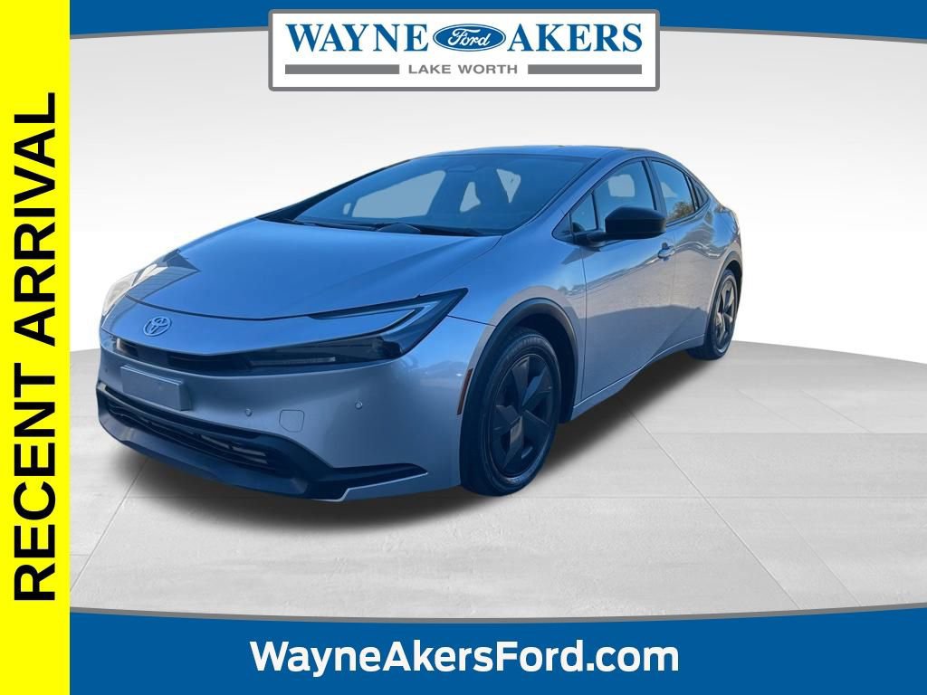 Used 2024 Toyota Prius LE image 7
