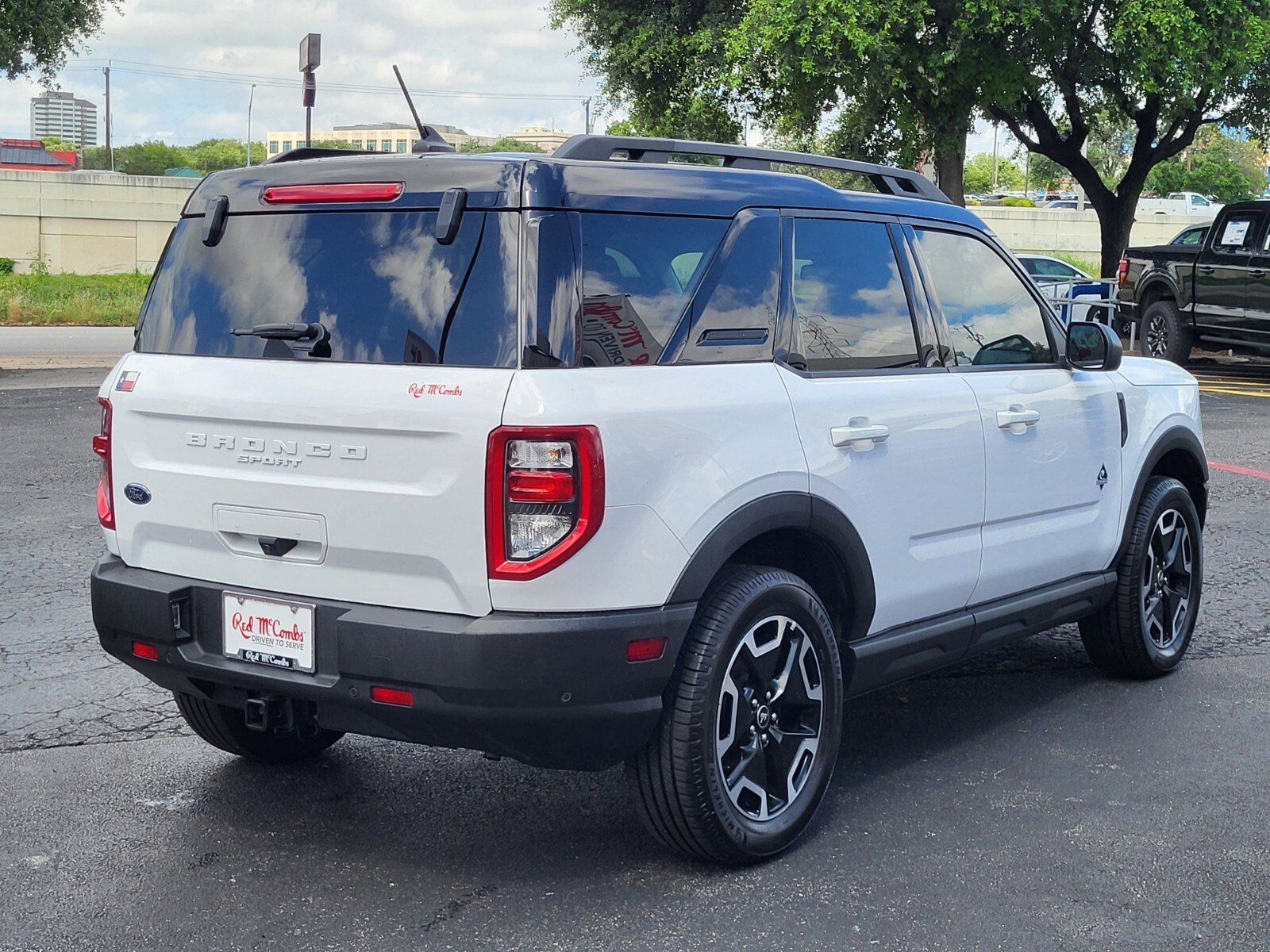 Certified 2023 Ford Bronco Sport Outer Banks w/ Tech Package AWD/4WD image 4