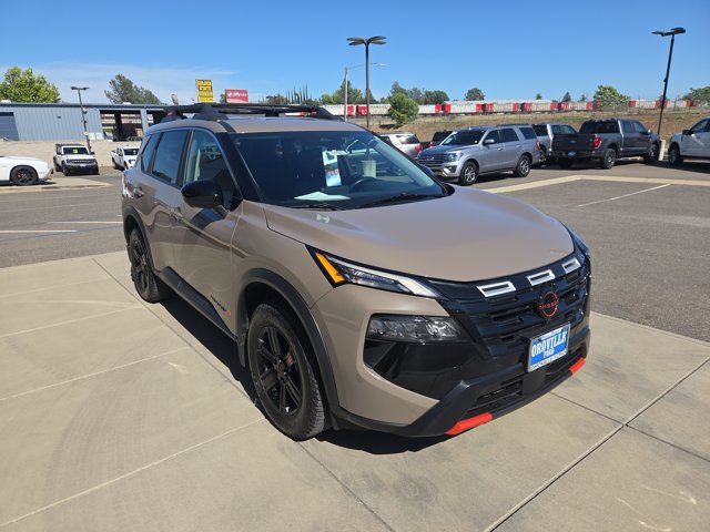 Used 2025 Nissan Rogue SV AWD/4WD image 7