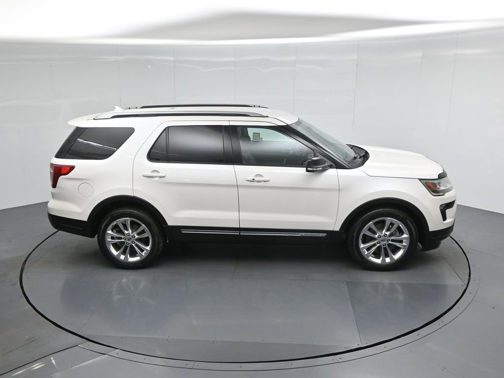 Certified 2018 Ford Explorer XLT w/ Equipment Group 202A FWD image 39