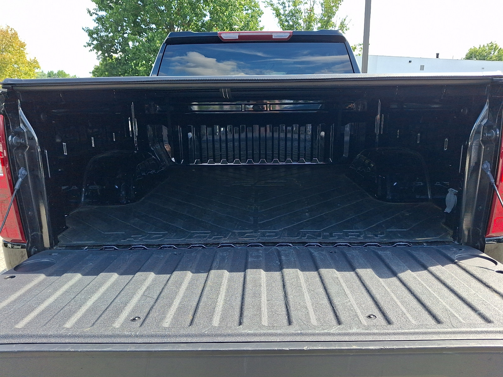 Used 2024 Chevrolet Silverado 1500 LT AWD/4WD image 31