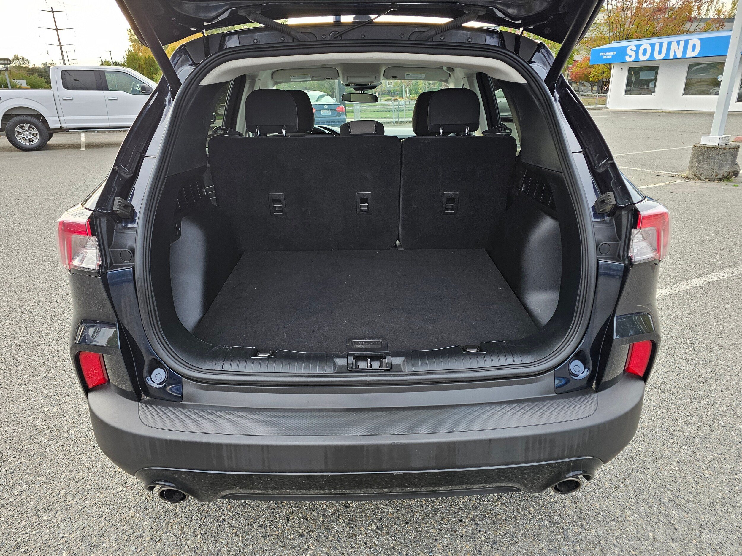 Certified 2021 Ford Escape SE w/ SE Sport Appearance Package FWD image 10