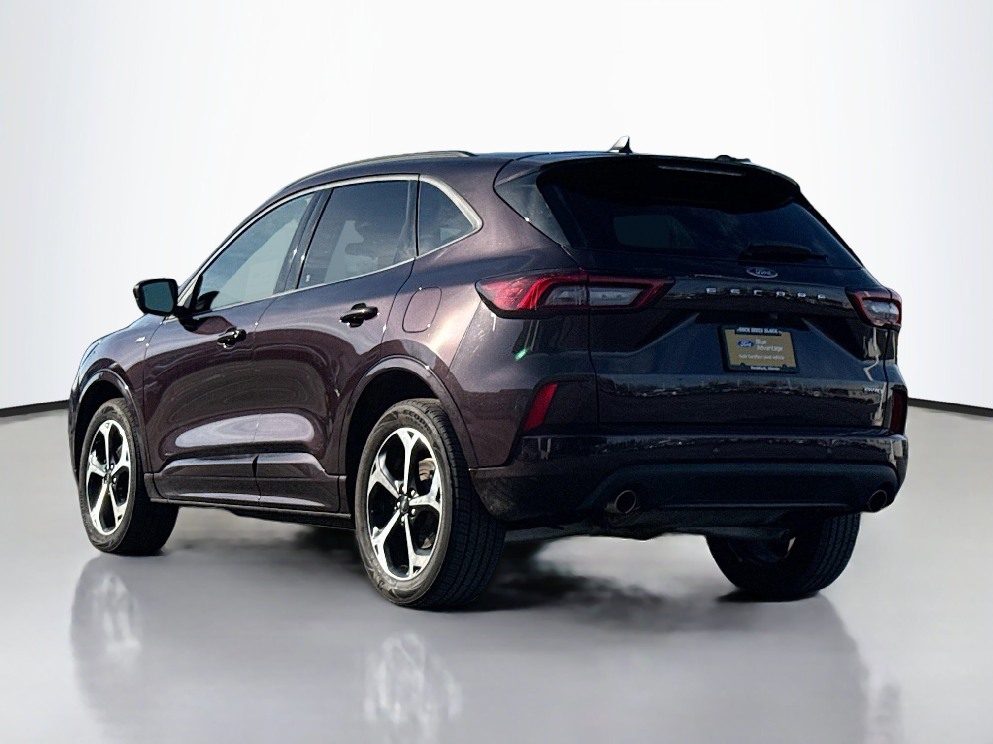 Certified 2023 Ford Escape ST-Line Select w/ Tech Pack #2 image 2