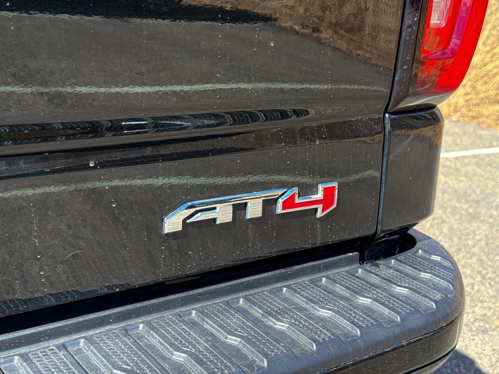 Used 2024 GMC Sierra 1500 AT4 w/ Technology Package image 11