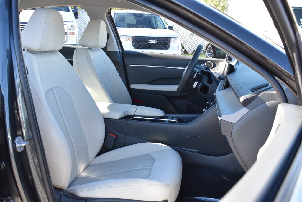 Used 2025 Hyundai Sonata SEL FWD image 29