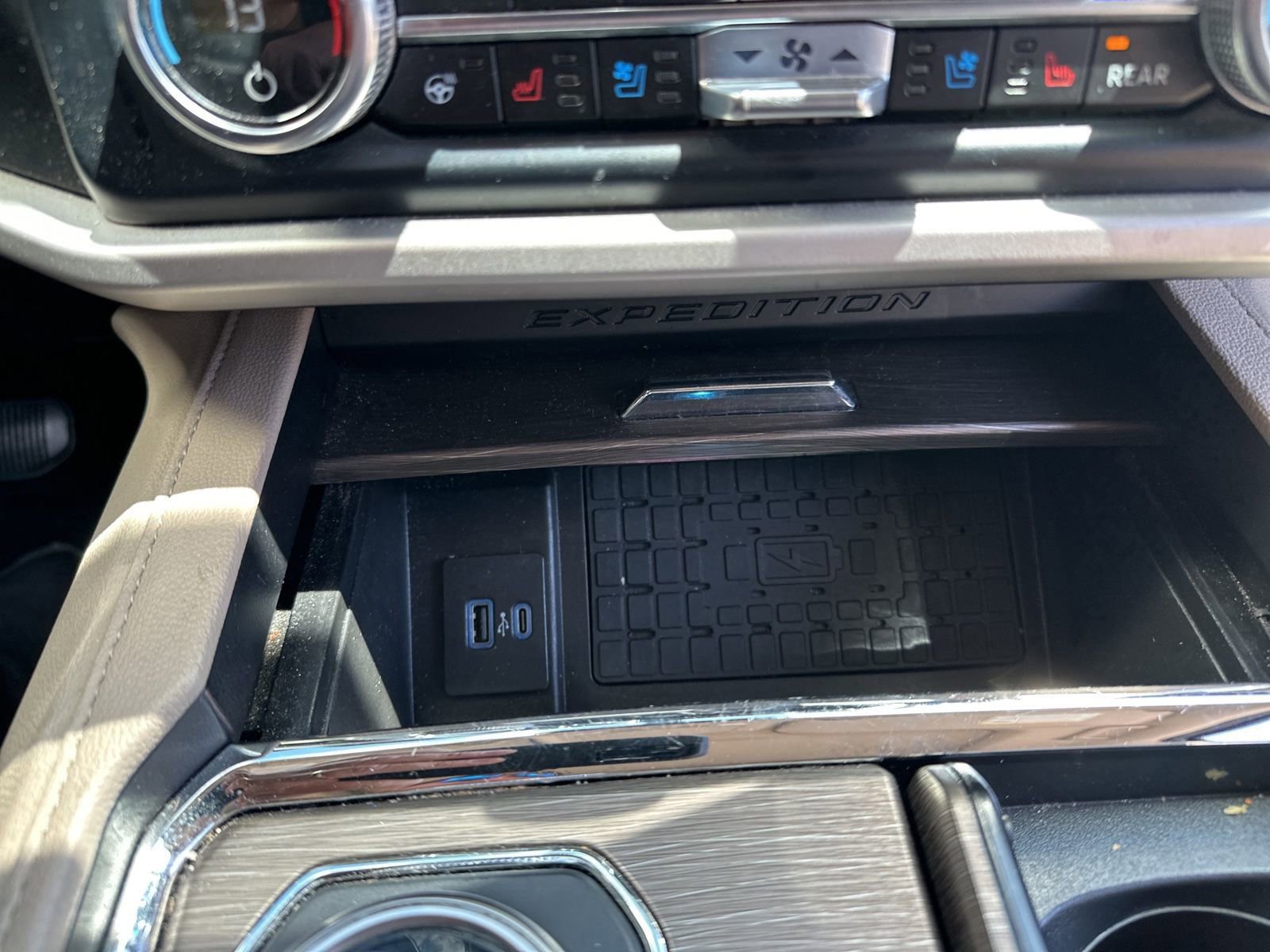 Certified 2024 Ford Expedition Max Limited RWD image 25