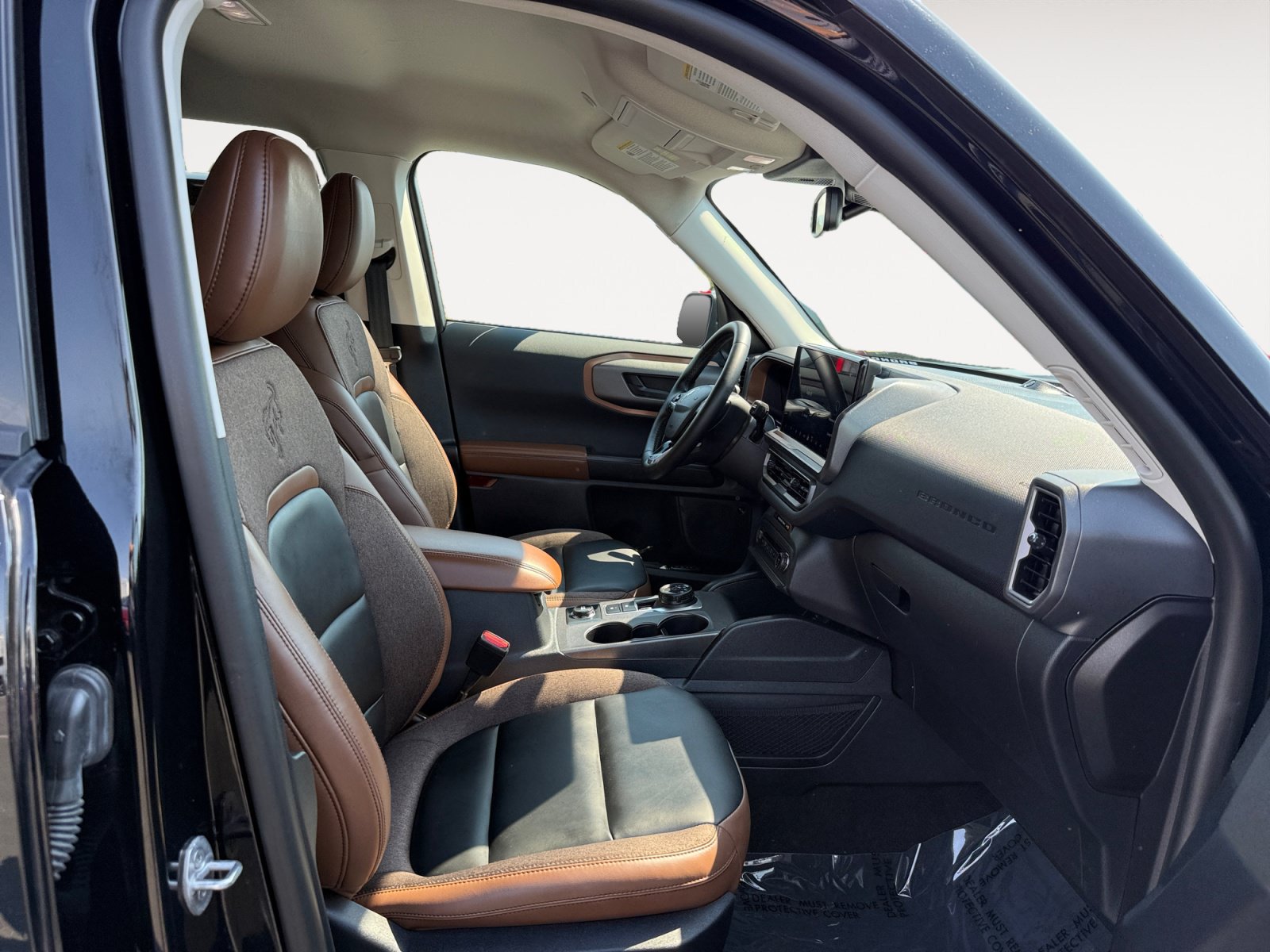 Certified 2025 Ford Bronco Sport Outer Banks w/ Outer Banks Tech Package+ AWD/4WD image 19