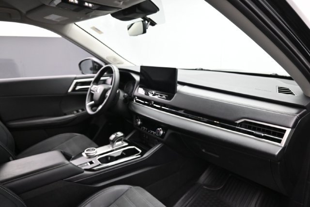 Used 2025 Mitsubishi Outlander SE FWD image 32