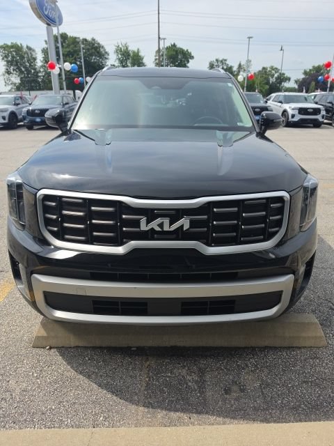 Used 2023 Kia Telluride S FWD image 2