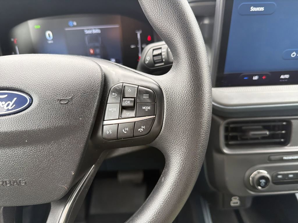 Certified 2025 Ford Maverick XL image 28