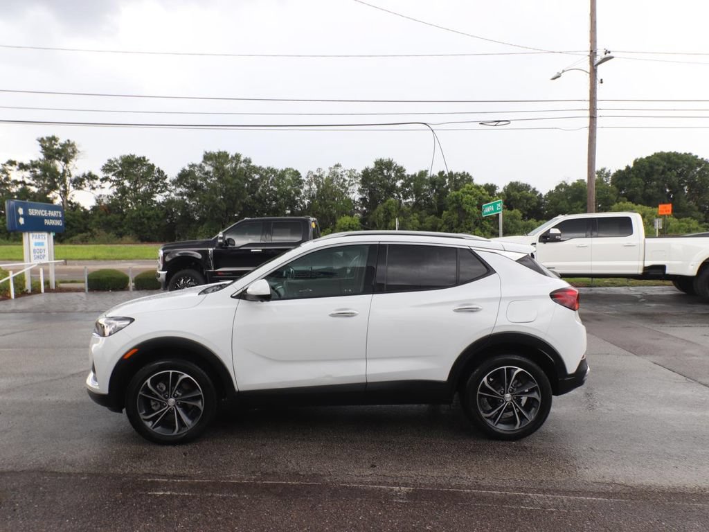 Used 2021 Buick Encore GX Essence w/ Advanced Technology Package AWD/4WD image 5