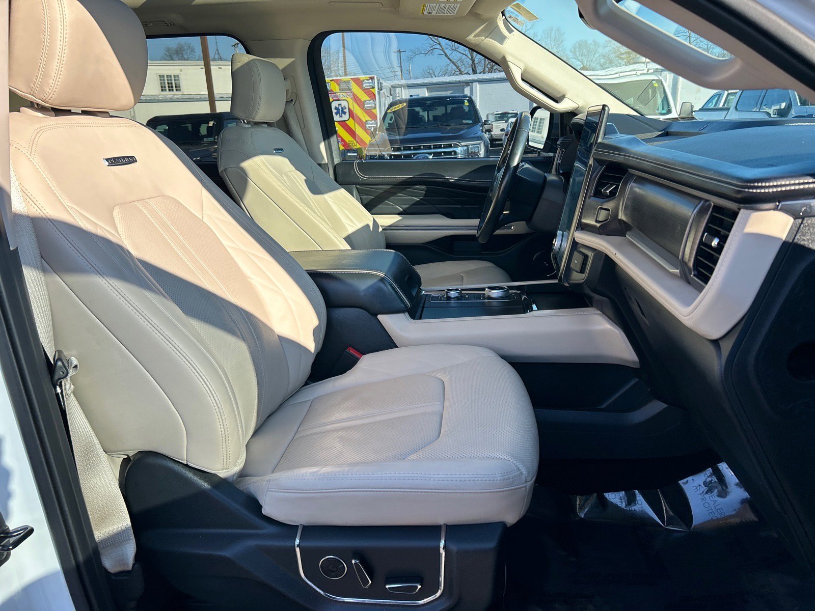 Certified 2022 Ford Expedition Platinum image 20