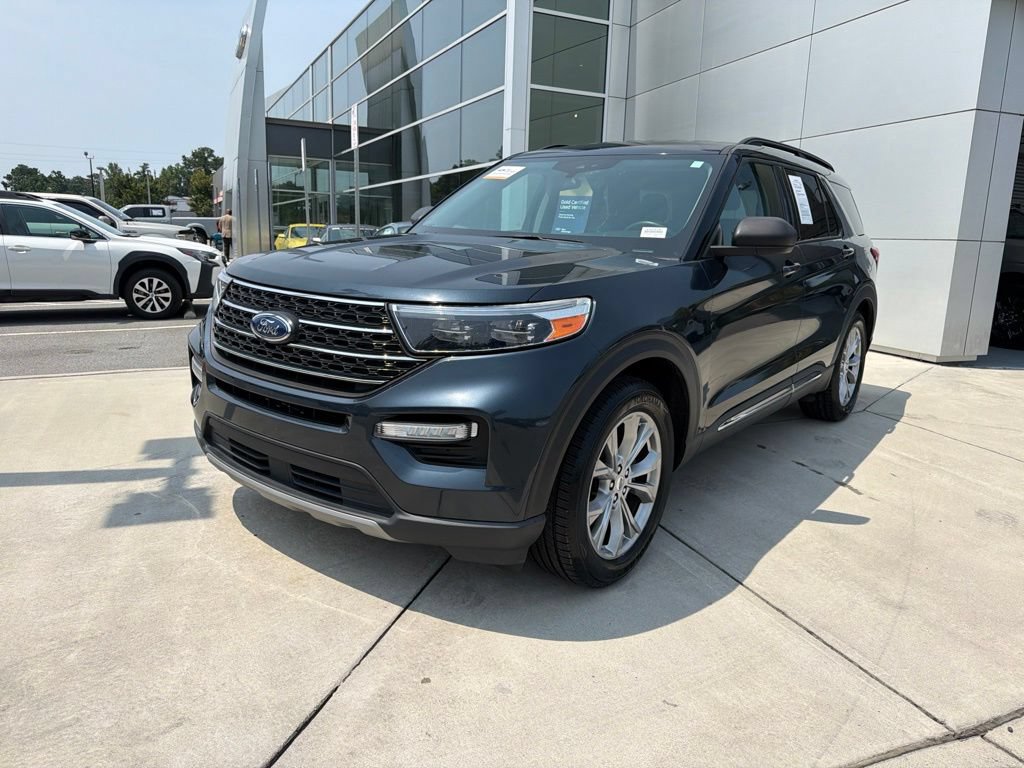 Certified 2023 Ford Explorer XLT w/ Equipment Group 202A RWD image 3