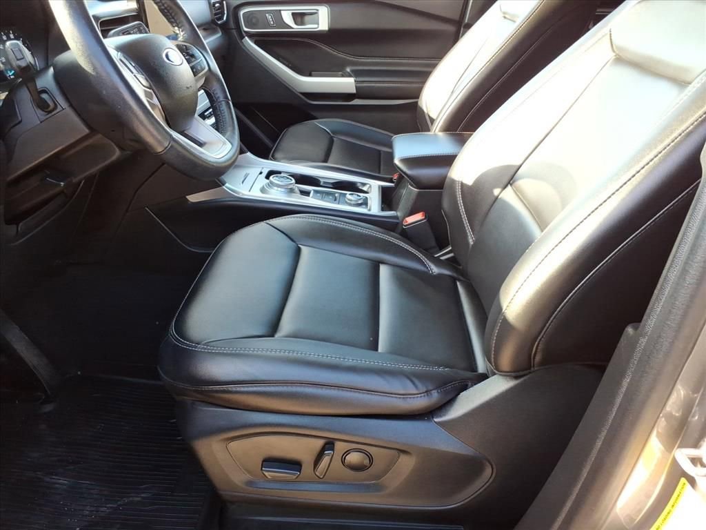 Certified 2023 Ford Explorer XLT w/ Equipment Group 202A image 12