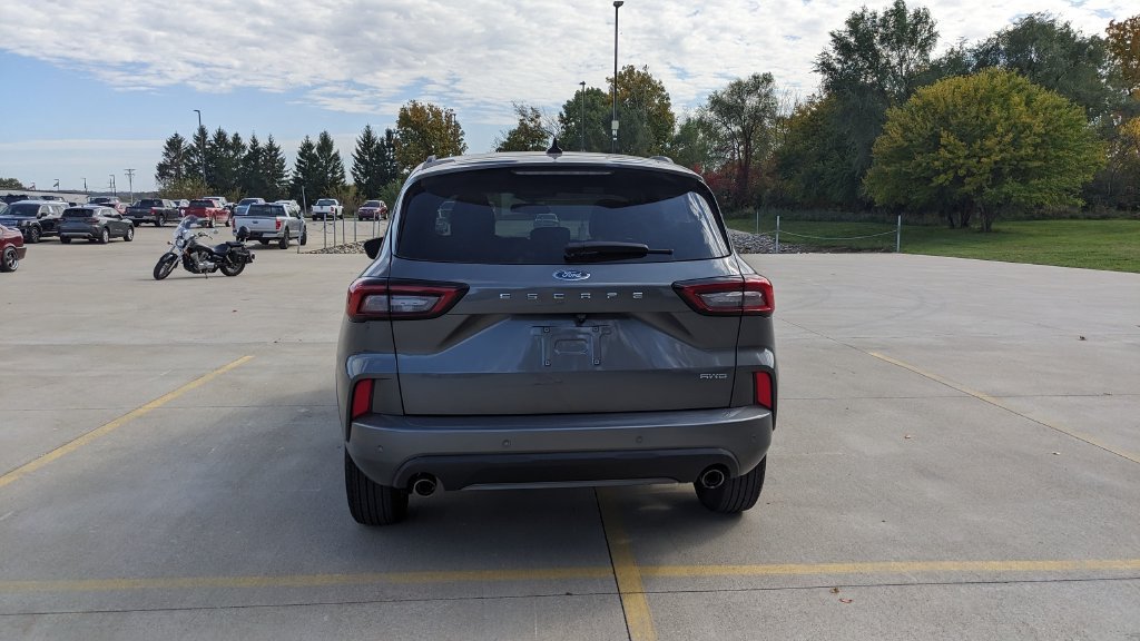 Certified 2024 Ford Escape ST-Line w/ Tech Pack #1 AWD/4WD image 4