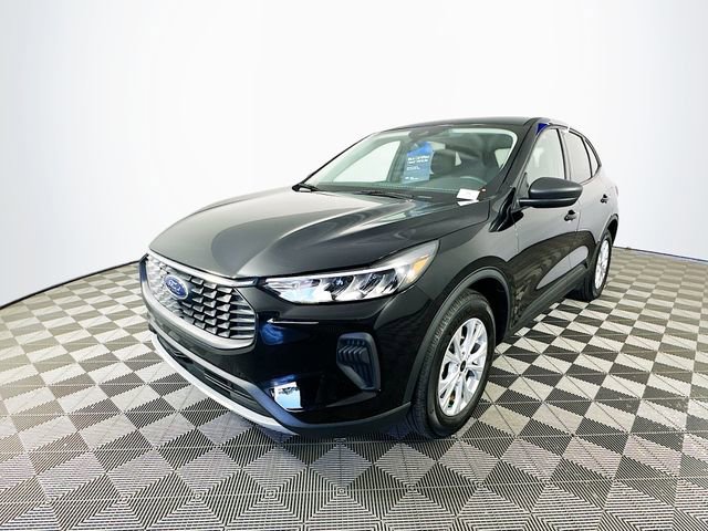 Certified 2025 Ford Escape Active w/ Cold Weather Package FWD image 7