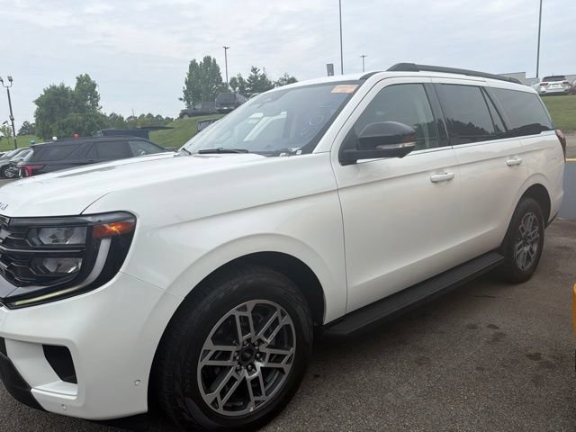 Certified 2025 Ford Expedition Active AWD/4WD image 15