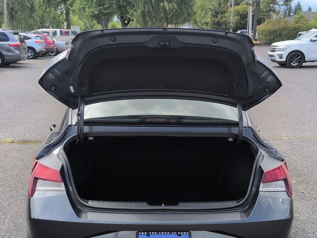 Used 2023 Hyundai Elantra SEL FWD image 24
