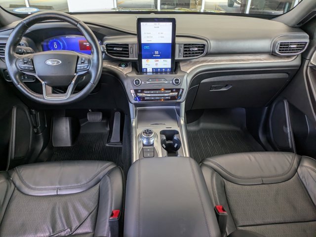 Certified 2020 Ford Explorer Platinum w/ Premium Technology Package image 13