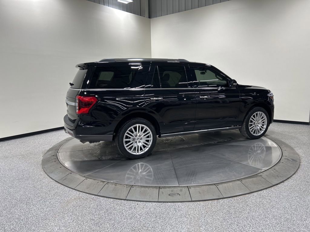 Certified 2024 Ford Expedition Limited image 5