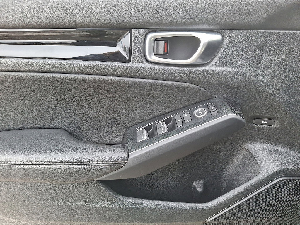 Used 2023 Honda Civic Touring image 15