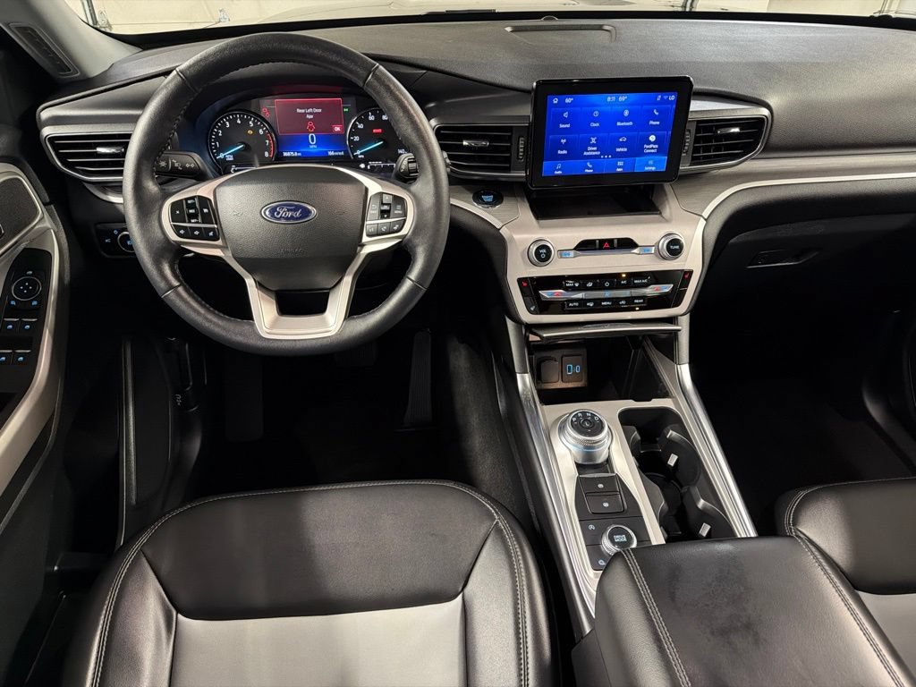 Certified 2023 Ford Explorer XLT w/ Equipment Group 202A AWD/4WD image 9