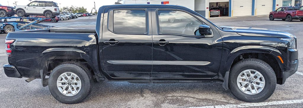 Used 2024 Nissan Frontier SV w/ Technology Package AWD/4WD image 2