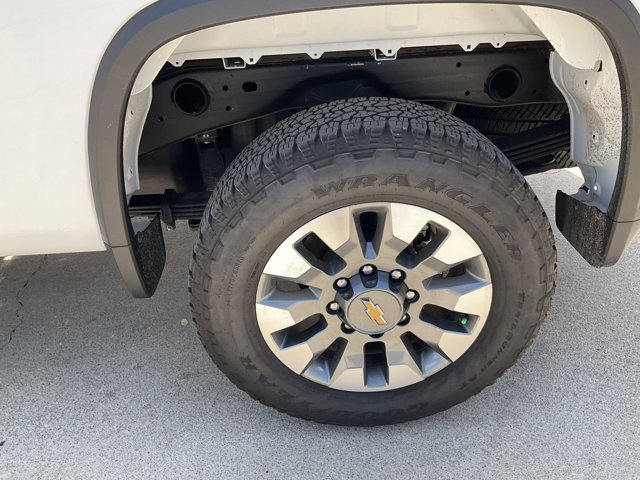 Used 2025 Chevrolet Silverado 2500 Custom w/ Custom Value Package AWD/4WD image 13