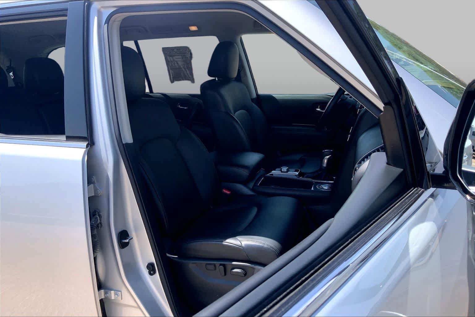 Used 2023 Nissan Armada SV RWD image 9