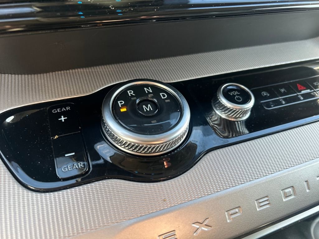 Certified 2025 Ford Expedition Active image 32