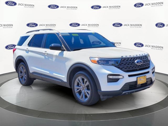 Certified 2023 Ford Explorer XLT w/ Equipment Group 202A AWD/4WD image 7