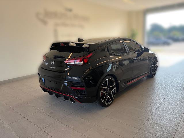 Used 2022 Hyundai Veloster N FWD video 2