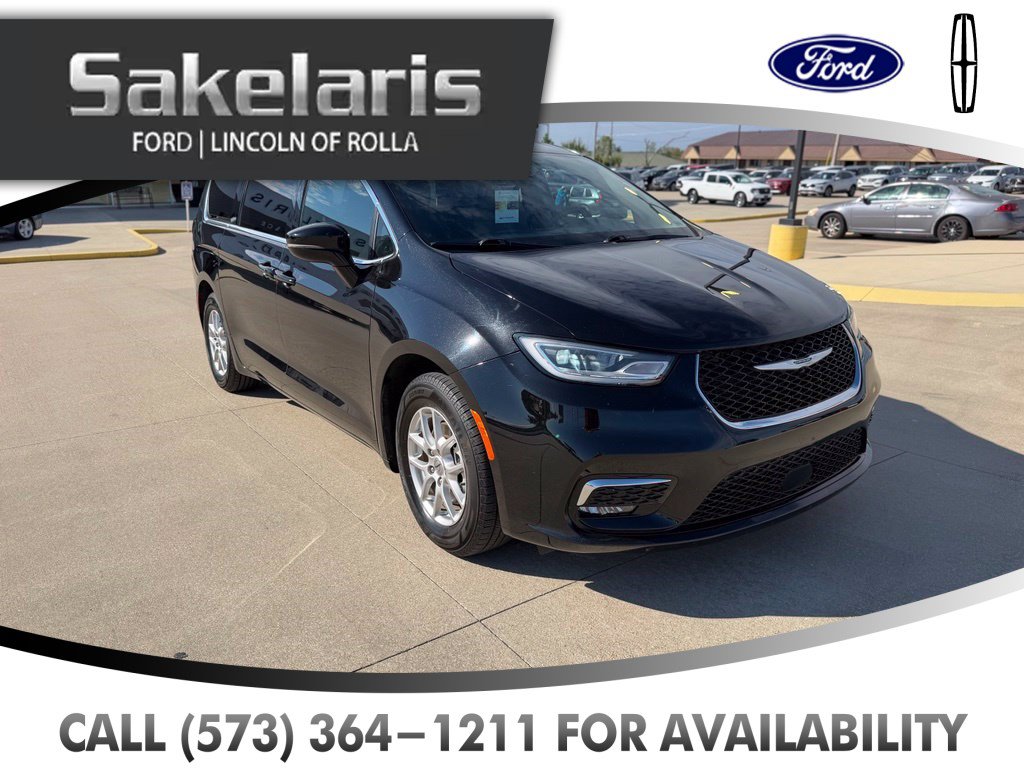 Used 2025 Chrysler Pacifica Select FWD image 3