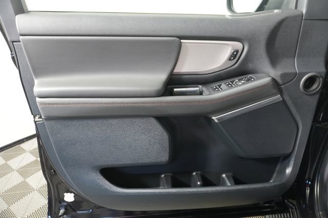 Certified 2025 Ford Expedition Active AWD/4WD image 34