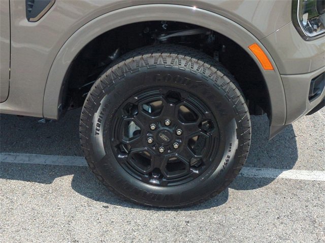 Certified 2025 Ford Ranger Lariat w/ Black Appearance Package image 11