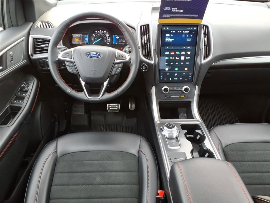 Certified 2024 Ford Edge ST-Line w/ Class II Trailer Tow Package image 9