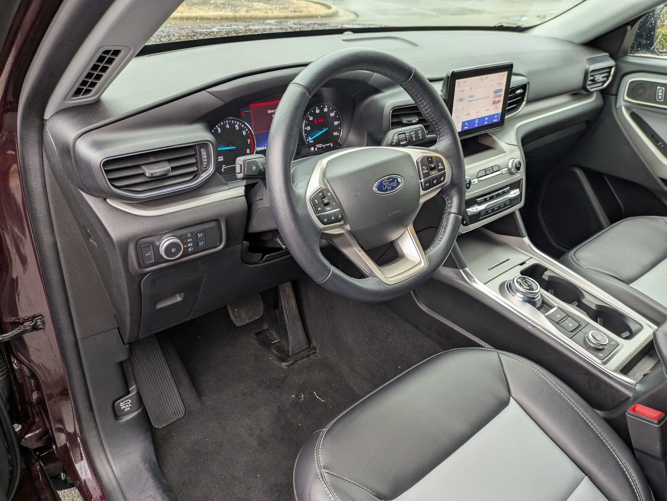 Certified 2022 Ford Explorer XLT w/ Equipment Group 202A image 14