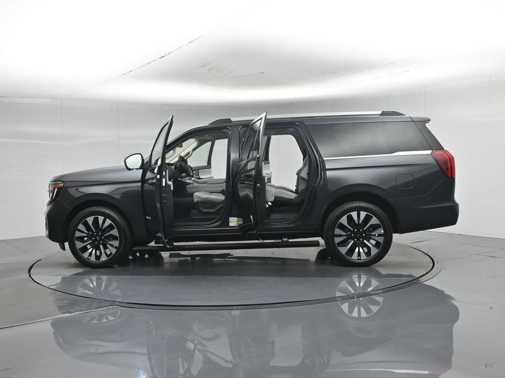 Certified 2025 Ford Expedition Max Platinum w/ Driver's Package AWD/4WD image 42