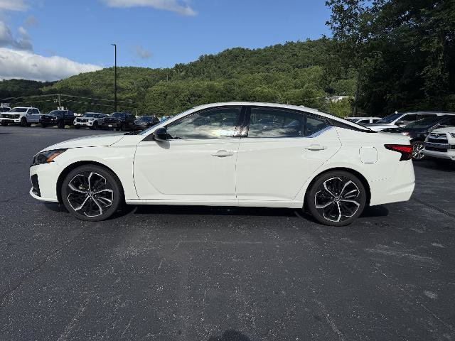 Used 2024 Nissan Altima 2.5 SR