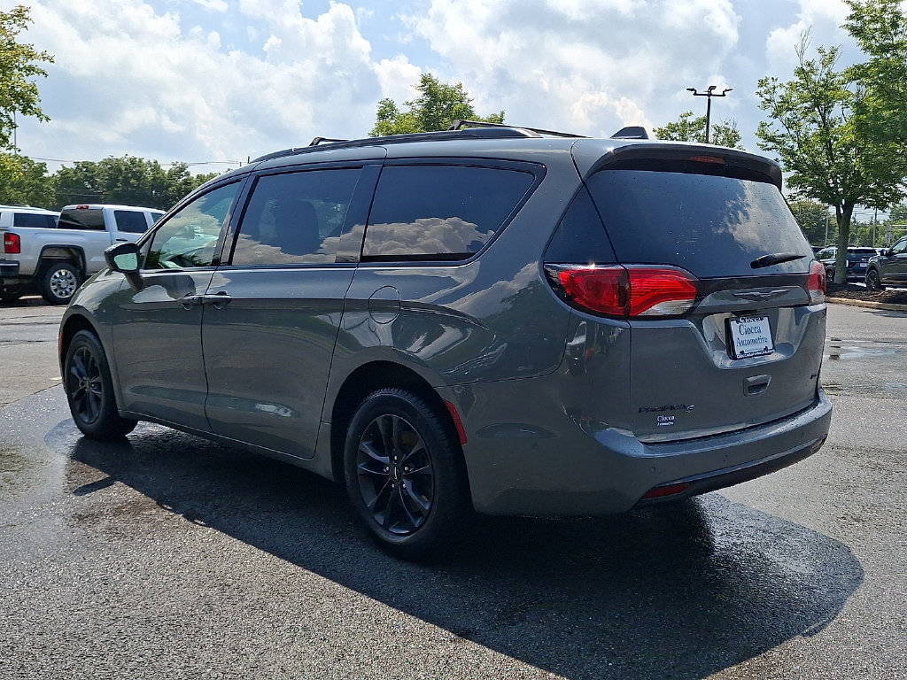Used 2020 Chrysler Pacifica Touring-L w/ Advanced Safetytec Group AWD/4WD image 7