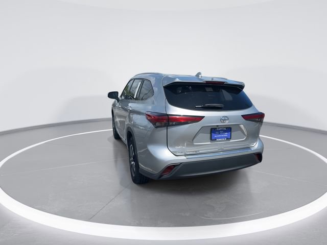 Used 2022 Toyota Highlander XLE FWD image 5