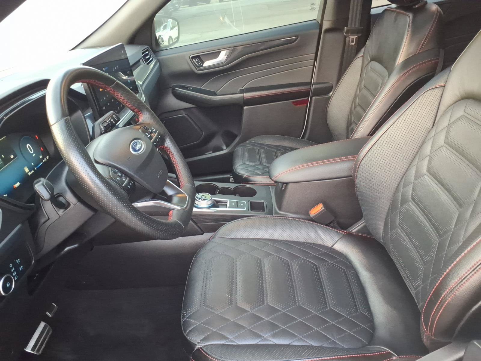 Certified 2024 Ford Escape ST-Line Elite w/ Premium Technology Package AWD/4WD image 11