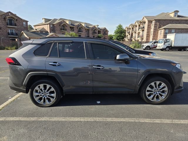 Used 2020 Toyota RAV4 Limited AWD/4WD image 4