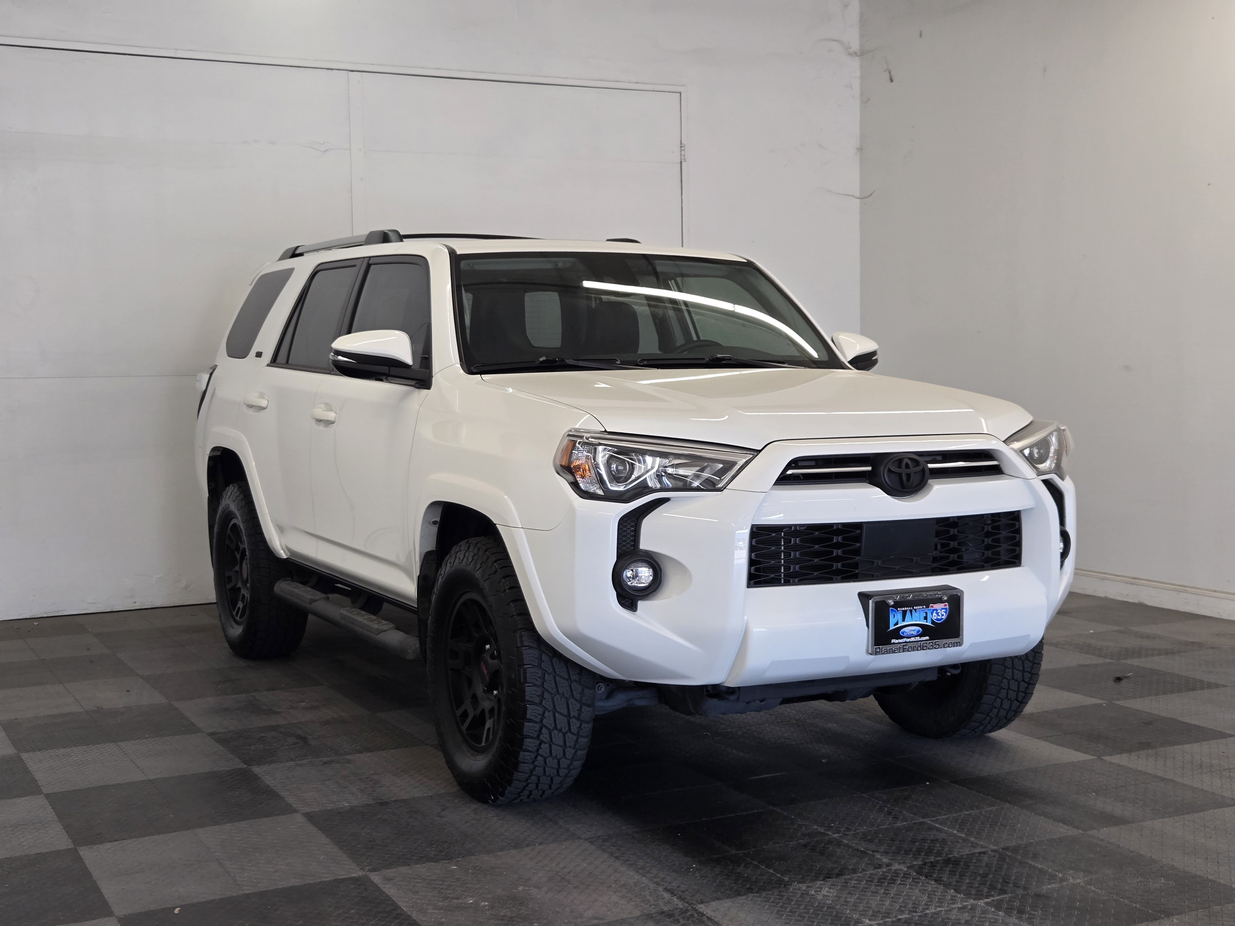 Used 2023 Toyota 4Runner SR5 Premium w/ Moonroof Package AWD/4WD video 2
